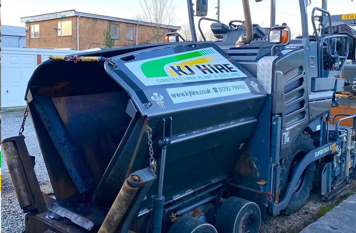 Road surfacing Asphalt Paver hire
